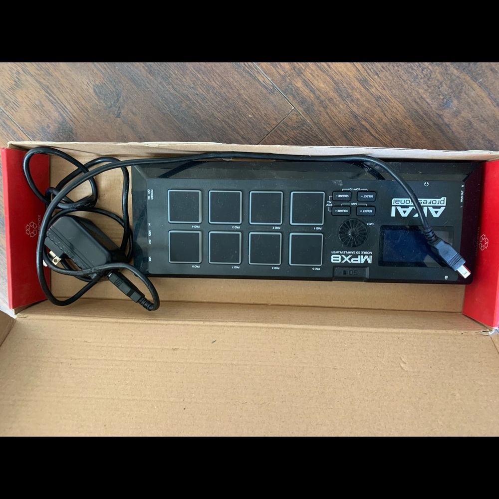 The Akai MPX8 sample player